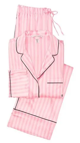 Christmas gift guide for women 2021 6 Next Victorias Secret PJs 62ff1b4736c3847352eb2ca67418a490