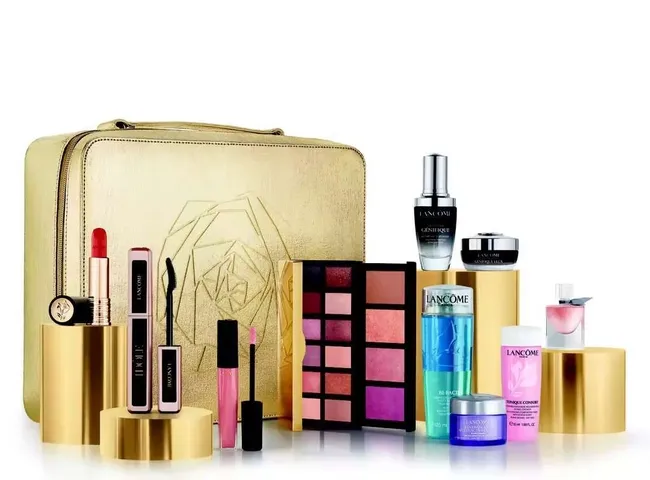 Bon Accord's Valentine's Gift Guide Boots in Bon Accord has the best high-end beauty hall. Get your loved one on a beauty gift set this Valentine's!